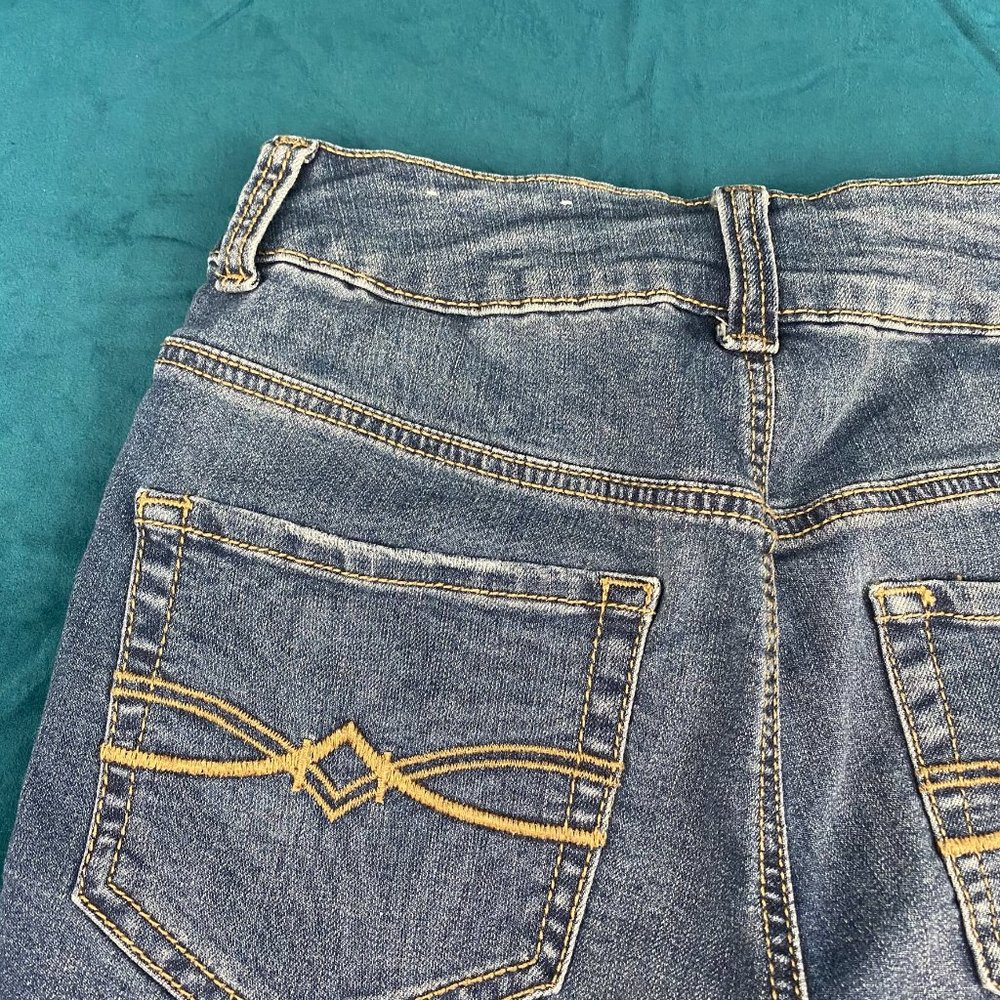 Mudd FLX Stretch 2 Button Distressed Jean Shorts - Picture 8 of 10
